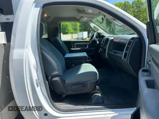 2015 Ram 4500 z VIN 3C7WRKAJ3FG698050, wystawiony jako Copart lot #59708305 z przebiegiem 82 859 mil mil oraz Czysty tytuł • Clean title. Historia ofert i sprzedaży dostępna na DreamBid. Obrazek 7.