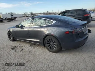 2019 Tesla Model S 75D z VIN 5YJSA1E26KF311684, wystawiony jako Copart lot #84538004 z przebiegiem 165 323 mil mil oraz Szkoda całkowita • Salvage title. Historia ofert i sprzedaży dostępna na DreamBid. Obrazek 2.