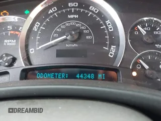 2005 Cadillac Escalade z VIN 1GYEC63T95R181022, wystawiony jako IAAI lot #41777173 z przebiegiem 44 348 mil mil oraz . Historia ofert i sprzedaży dostępna na DreamBid. Obrazek 7.