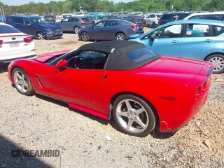 2006 Chevrolet Corvette z VIN 1G1YY36U765107185, wystawiony jako IAAI lot #42176318 z przebiegiem 104 807 mil mil oraz . Historia ofert i sprzedaży dostępna na DreamBid. Obrazek 3.