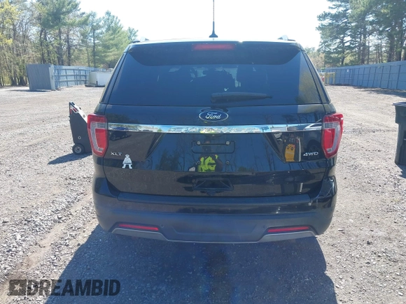 2019 Ford Explorer XLT z VIN 1FM5K8D83KGA01986, wystawiony jako IAAI lot #42114420 z przebiegiem 40 276 mil mil oraz . Historia ofert i sprzedaży dostępna na DreamBid. Obrazek 17.
