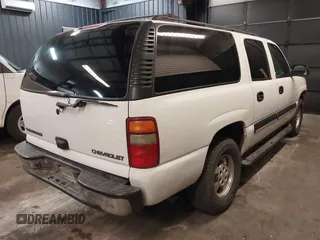 2002 Chevrolet Suburban LT with VIN 3GNFK16Z32G332066, listed as a IAAI auction lot 41694175 with 326,044 mi miles. Bid and sale history available at carsss.com. Image 4.