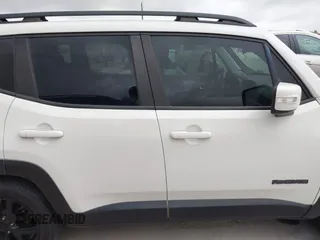 2018 Jeep Renegade Latitude with VIN ZACCJABH7JPH95711, listed as a IAAI auction lot 42124871 with 177,280 mi miles. Bid and sale history available at carsss.com. Image 13.
