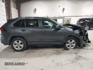 2020 Toyota RAV4 XLE with VIN 2T3P1RFV7LW110207, listed as a IAAI auction lot 41715101 with 57,520 mi miles. Bid and sale history available at carsss.com. Image 13.