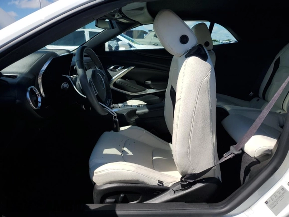 2017 Chevrolet Camaro 2LT z VIN 1G1FD3DS9H0211326, wystawiony jako Copart lot #73883384 z przebiegiem Nie podano mil oraz Nie do naprawy • Non repairable. Historia ofert i sprzedaży dostępna na DreamBid. Obrazek 7.