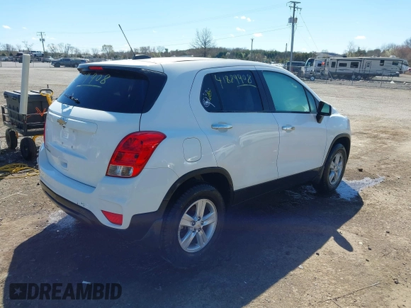 2020 Chevrolet Trax LS with VIN KL7CJNSB1LB090397, listed as a IAAI auction lot 41889908 with 100,435 mi miles. Bid and sale history available at carsss.com. Image 4.