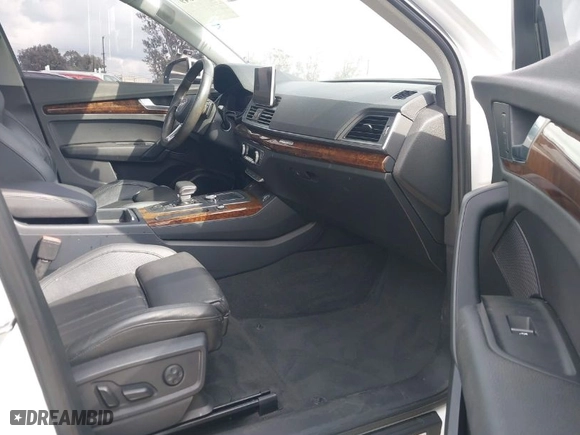 2018 Audi Q5 Premium Plus with VIN WA1BNAFY3J2065499, listed as a IAAI auction lot 41936349 with 121,667 mi miles. Bid and sale history available at carsss.com. Image 5.
