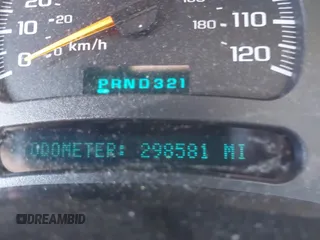 2004 Chevrolet Tahoe LS z VIN 1GNEC13V04J244023, wystawiony jako IAAI lot #42135613 z przebiegiem 298 581 mil mil oraz . Historia ofert i sprzedaży dostępna na DreamBid. Obrazek 15.