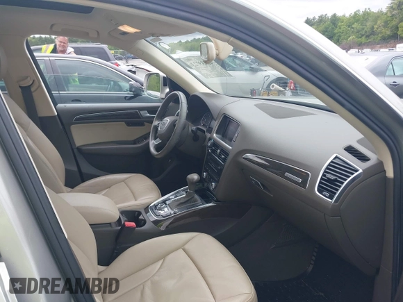 2014 Audi Q5 Premium Plus z VIN WA1LFAFP5EA026062, wystawiony jako IAAI lot #42333723 z przebiegiem 103 238 mil mil oraz . Historia ofert i sprzedaży dostępna na DreamBid. Obrazek 5.