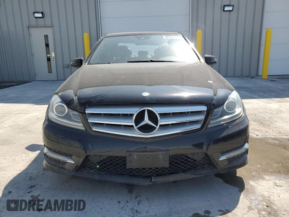2012 Mercedes-Benz C 300 Sport z VIN WDDGF8BB4CA701042, wystawiony jako Copart lot #56506425 z przebiegiem 153 822 mil mil oraz Szkoda całkowita • Salvage title. Historia ofert i sprzedaży dostępna na DreamBid. Obrazek 5.