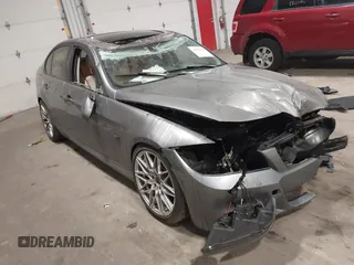 2011 BMW 3 Series 335d z VIN WBAPN7C53BF184119, wystawiony jako IAAI lot #41867926 z przebiegiem 98 545 mil mil oraz . Historia ofert i sprzedaży dostępna na DreamBid. Obrazek 1.