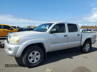 2005 Toyota Tacoma PreRunner with VIN 5TEJU62N75Z020631, listed as a Copart auction lot 44320395 with 129,062 mi miles and Salvage Title. Bid and sale history available at carsss.com. Image 1.