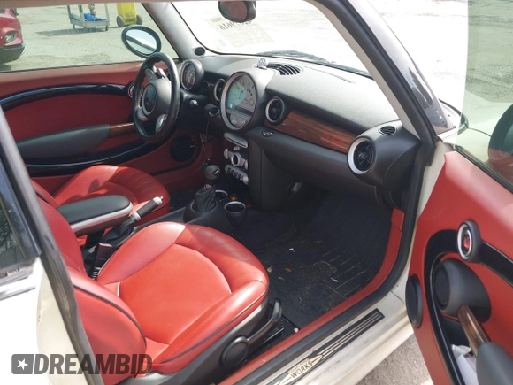 2008 MINI Hardtop S with VIN WMWMF73578TV38833, listed as a IAAI auction lot 42679616 with Not provided miles and . Bid and sale history available at DreamBid. Image 5.