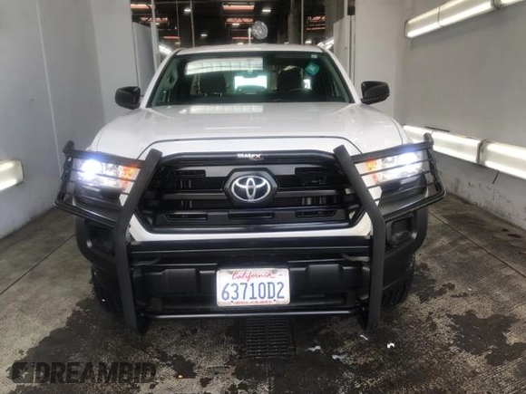 2017 Toyota Tacoma SR z VIN 5TFRX5GN4HX081282, wystawiony jako IAAI lot #42434418 z przebiegiem 184 905 mil mil oraz . Historia ofert i sprzedaży dostępna na DreamBid. Obrazek 2.