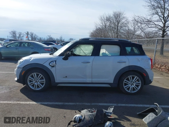 2019 MINI Countryman Cooper with VIN WMZYV5C55K3E05106, listed as a IAAI auction lot 41514627 with 69,399 mi miles. Bid and sale history available at carsss.com. Image 15.
