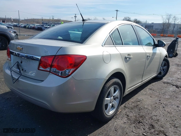 2014 Chevrolet Cruze 1LT with VIN 1G1PC5SB2E7449026, listed as a IAAI auction lot 41869826 with 117,635 mi miles. Bid and sale history available at carsss.com. Image 4.