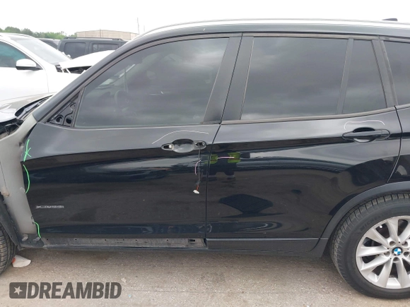 2017 BMW X3 xDrive28i z VIN 5UXWX9C32H0T16557, wystawiony jako IAAI lot #41934755 z przebiegiem 131 559 mil mil oraz . Historia ofert i sprzedaży dostępna na DreamBid. Obrazek 14.
