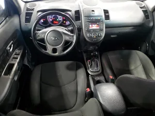 2013 Kia Soul + z VIN KNDJT2A62D7525522, wystawiony jako Copart lot #55583425 z przebiegiem 170 235 mil mil oraz Szkoda całkowita • Salvage title. Historia ofert i sprzedaży dostępna na DreamBid. Obrazek 8.