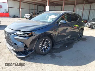 2024 Lexus NX 350h Premium z VIN 2T2GKCEZ4RC023717, wystawiony jako IAAI lot #41667789 z przebiegiem Nie podano mil oraz . Historia ofert i sprzedaży dostępna na DreamBid. Obrazek 17.