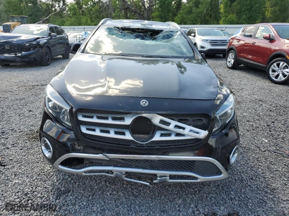 2019 Mercedes-Benz GLA with VIN WDCTG4EB6KU015084, listed as a Copart auction lot 52497255 with 98,941 mi miles and Clean Title. Bid and sale history available at carsss.com. Image 5.