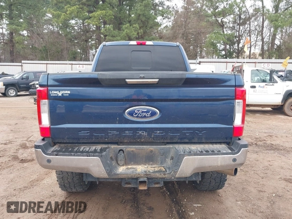 2018 Ford Super Duty F-250 SRW XL with VIN 1FT7W2B62JEB96232, listed as a IAAI auction lot 41705890 with 122,200 mi miles. Bid and sale history available at carsss.com. Image 16.