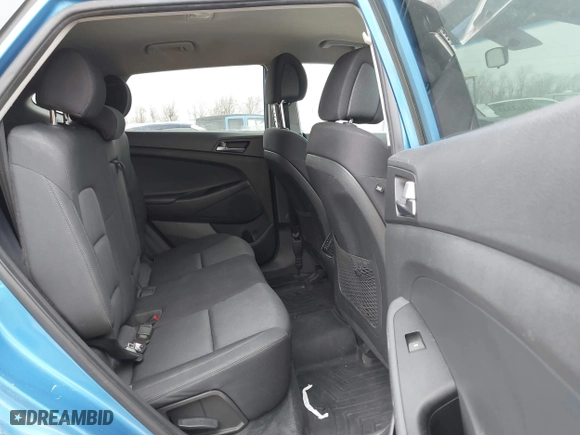 2017 Hyundai Tucson Value with VIN KM8J33A20HU474754, listed as a IAAI auction lot 41353343 with 152,897 mi miles. Bid and sale history available at carsss.com. Image 8.