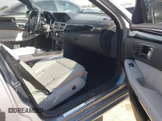 2011 Mercedes-Benz E-Class E 350 Luxury with VIN WDDHF5GB0BA371703, listed as a IAAI auction lot 42009783 with 161,771 mi miles. Bid and sale history available at carsss.com. Image 5.