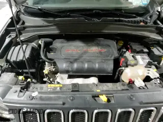 2017 Jeep Renegade Latitude with VIN ZACCJBBBXHPF40014, listed as a Copart auction lot 87248335 with 36,999 mi miles and Salvage title. Bid and sale history available at DreamBid. Image 14.