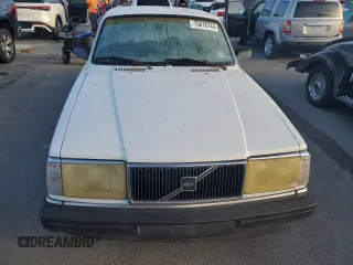 1991 Volvo 240 z VIN YV1AA8844M1441146, wystawiony jako Copart lot #75018744 z przebiegiem 159 330 mil mil oraz Nie do naprawy. Historia ofert i sprzedaży dostępna na DreamBid. Obrazek 5.