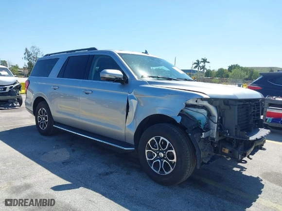 2023 Ford Expedition Max XLT with VIN 1FMJK1J86PEA03874, listed as a IAAI auction lot 41742291 with 45,822 mi miles. Bid and sale history available at carsss.com. Image 1.