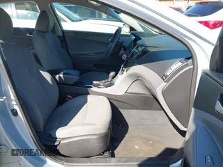 2014 Hyundai Sonata GLS z VIN 5NPEB4ACXEH864449, wystawiony jako IAAI lot #42442088 z przebiegiem 156 576 mil mil oraz . Historia ofert i sprzedaży dostępna na DreamBid. Obrazek 5.