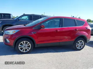 2017 Ford Escape SE z VIN 1FMCU9G9XHUE08239, wystawiony jako IAAI lot #42326698 z przebiegiem 96 471 mil mil oraz . Historia ofert i sprzedaży dostępna na DreamBid. Obrazek 14.
