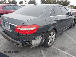 2012 Mercedes-Benz E E 350 Luxury with VIN WDDHF5KB7CA550085, listed as a IAAI auction lot 40112623 with 103,023 mi miles and . Bid and sale history available at carsss.com. Image 4.