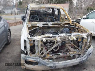 2017 GMC Sierra 1500 SLT z VIN 3GTU2NEC0HG382405, wystawiony jako IAAI lot #41300588 z przebiegiem Nie podano mil oraz . Historia ofert i sprzedaży dostępna na DreamBid. Obrazek 6.