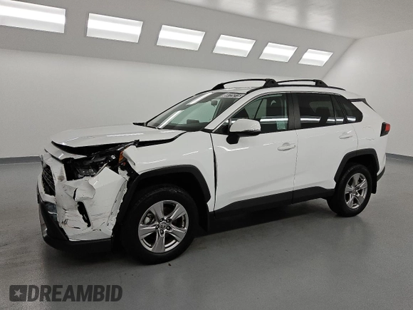 2022 Toyota RAV4 XLE with VIN 2T3W1RFV1NW234956, listed as a Copart auction lot 59725315 with 29,587 mi miles and Clean title. Bid and sale history available at DreamBid. Image 1.