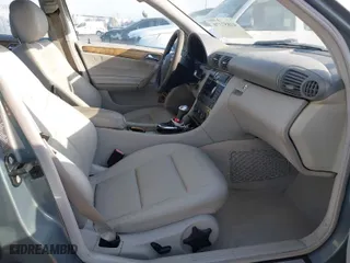 2007 Mercedes-Benz C-Class 2.5L Sport with VIN WDBRF52HX7A940590, listed as a IAAI auction lot 41857370 with 142,821 mi miles. Bid and sale history available at carsss.com. Image 5.