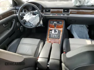 2007 Audi S8 z VIN WAUPN44E97N013501, wystawiony jako Copart lot #74240814 z przebiegiem Nie podano mil oraz Szkoda całkowita • Salvage title. Historia ofert i sprzedaży dostępna na DreamBid. Obrazek 8.