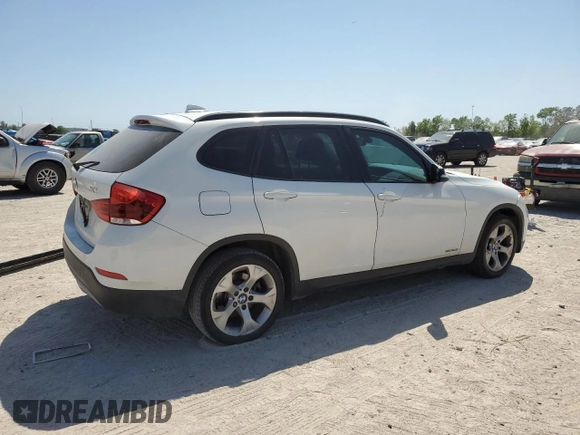 2013 BMW X1 28i z VIN WBAVM1C50DVW41615, wystawiony jako Copart lot #51329525 z przebiegiem 120 642 mil mil oraz Szkoda całkowita • Salvage title. Historia ofert i sprzedaży dostępna na DreamBid. Obrazek 3.