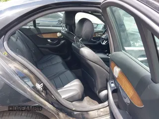 2019 Mercedes-Benz C 300 с VIN 55SWF8EB4KU303738, выставлен на аукционе IAAI как лот 42215291 с пробегом 59 632 миль миль и . История ставок и продаж доступна на DreamBid. Изображение 8.