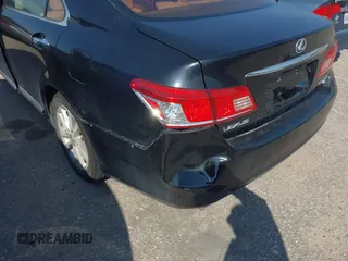 2010 Lexus ES 330 z VIN JTHBK1EGXA2349928, wystawiony jako IAAI lot #41678276 z przebiegiem 222 535 mil mil oraz . Historia ofert i sprzedaży dostępna na DreamBid. Obrazek 6.