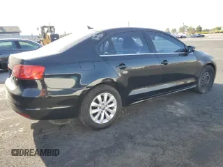 2014 Volkswagen Jetta SE z VIN 3VWD07AJ3EM354078, wystawiony jako Copart lot #63523535 z przebiegiem 137 118 mil mil oraz Czysty tytuł • Clean title. Historia ofert i sprzedaży dostępna na DreamBid. Obrazek 3.
