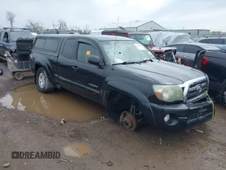 2010 Toyota Tacoma z VIN 5TEUU4EN7AZ747162, wystawiony jako IAAI lot #41899480 z przebiegiem Nie podano mil oraz . Historia ofert i sprzedaży dostępna na DreamBid. Obrazek 1.