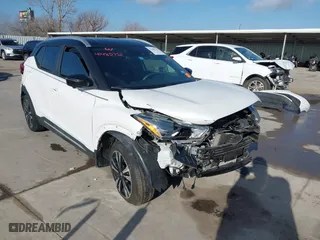 2019 Nissan Kicks S with VIN 3N1CP5CU4KL565977, listed as a IAAI auction lot 41485752 with 39,103 mi miles. Bid and sale history available at carsss.com. Image 1.