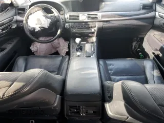 2017 Lexus LS 460 with VIN JTHCL5EF7H5029023, listed as a Copart auction lot 42914205 with 81,337 mi miles and Clean title. Bid and sale history available at DreamBid. Image 8.