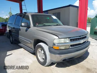 2003 Chevrolet Suburban LS with VIN 3GNEC16T83G127736, listed as a IAAI auction lot 41908096 with 272,610 mi miles. Bid and sale history available at carsss.com. Image 1.