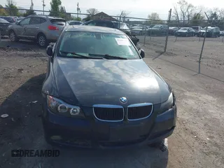 2006 BMW 3 Series 325i with VIN WBAVB17506NK37653, listed as a IAAI auction lot 42008176 with 189,507 mi miles. Bid and sale history available at carsss.com. Image 6.