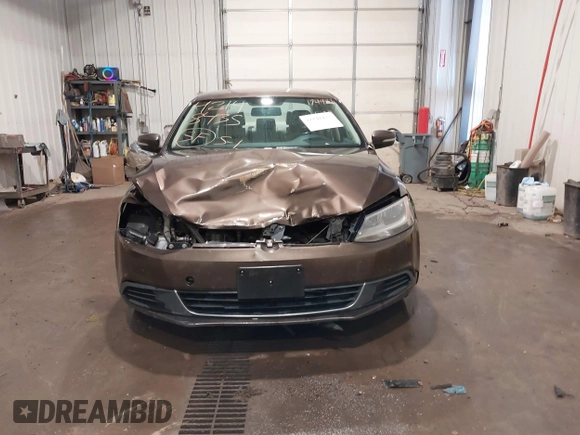 2014 Volkswagen Jetta TDI w/Premium with VIN 3VWLL7AJ1EM358214, listed as a IAAI auction lot 42148435 with 174,923 mi miles and . Bid and sale history available at DreamBid. Image 13.