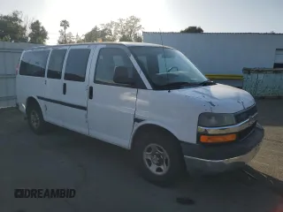2005 Chevrolet Express Passenger z VIN 1GNFG15T051173153, wystawiony jako Copart lot #55385315 z przebiegiem 221 174 mil mil oraz Czysty tytuł • Clean title. Historia ofert i sprzedaży dostępna na DreamBid. Obrazek 4.