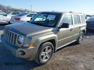 2008 Jeep Patriot Sport with VIN 1J8FF28W68D597262, listed as a IAAI auction lot 41835386 with 120,266 mi miles. Bid and sale history available at carsss.com. Image 2.