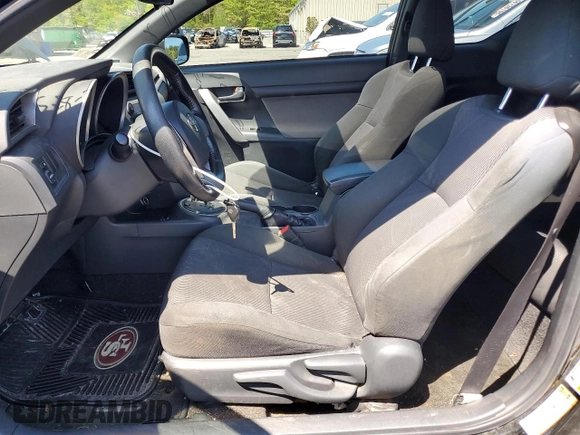 2011 Scion tC z VIN JTKJF5C70B3016542, wystawiony jako Copart lot #55829715 z przebiegiem 99 791 mil mil oraz Szkoda całkowita • Salvage title. Historia ofert i sprzedaży dostępna na DreamBid. Obrazek 7.